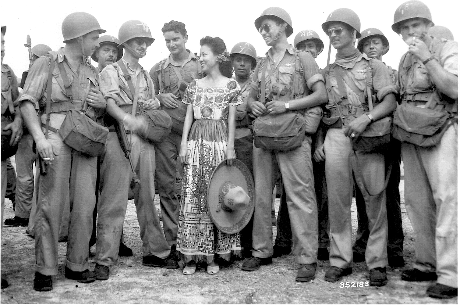Welcome-in-Manila-1945.jpg